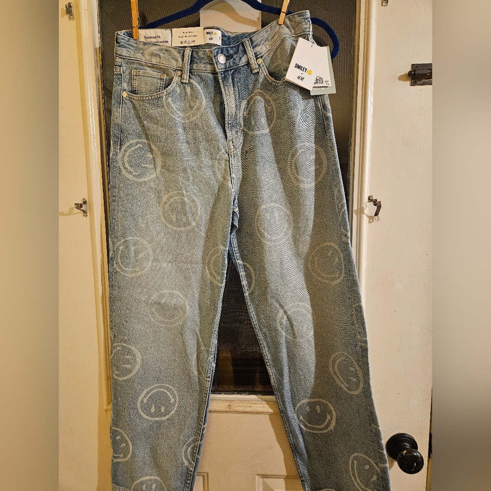 The Original Smiley light was denim jean size 30 reg. NWT